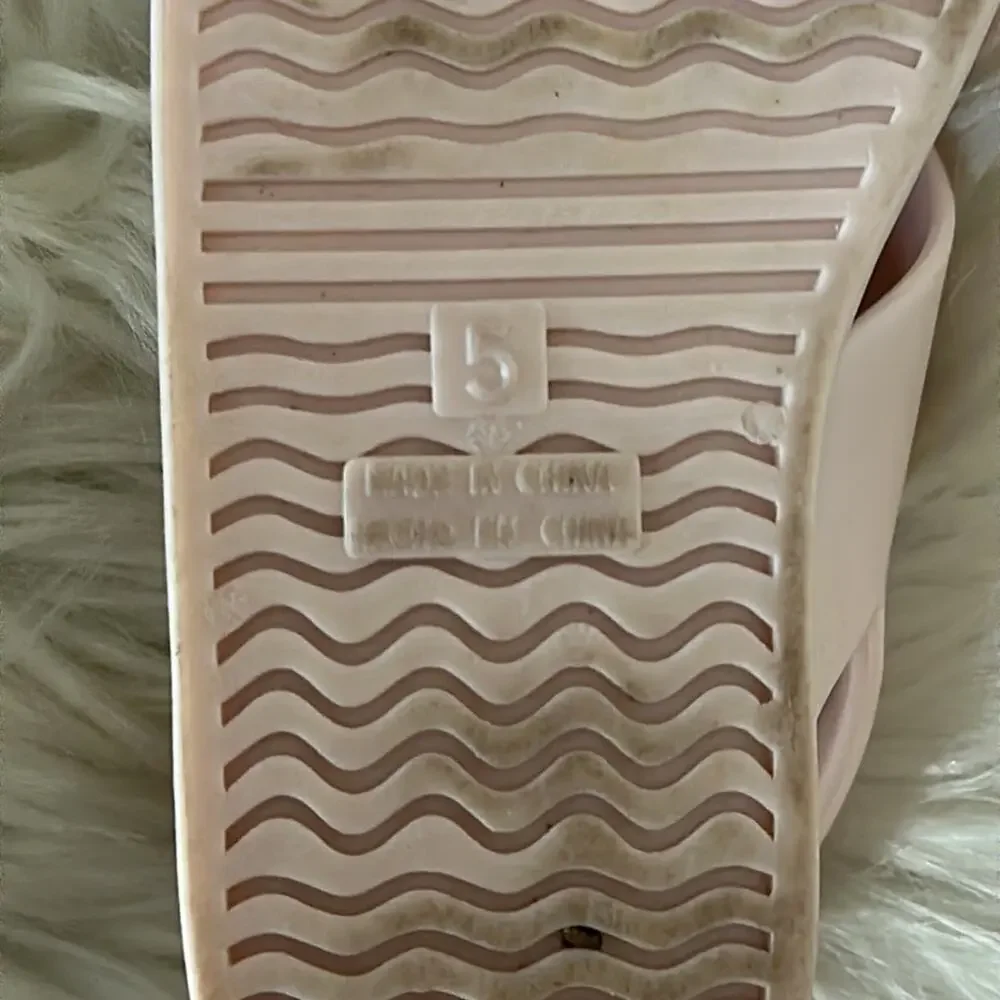 Old Navy | Pink Cross Strap Velcro Buckle Size 5